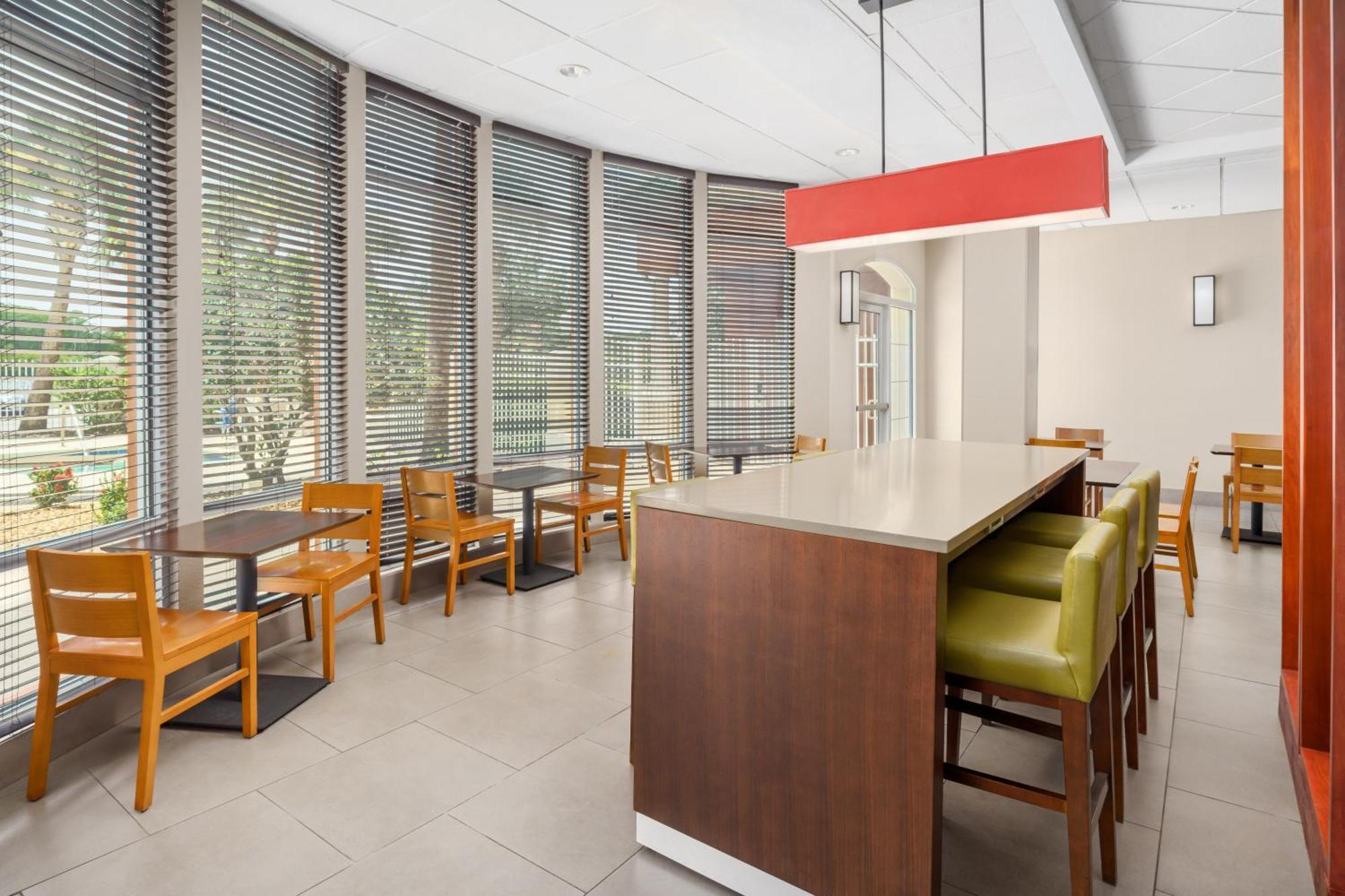 Country Inn & Suites By Radisson, Orlando Airport, Fl Екстериор снимка